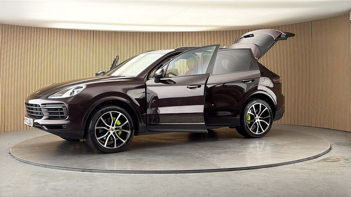 More views of Porsche Cayenne