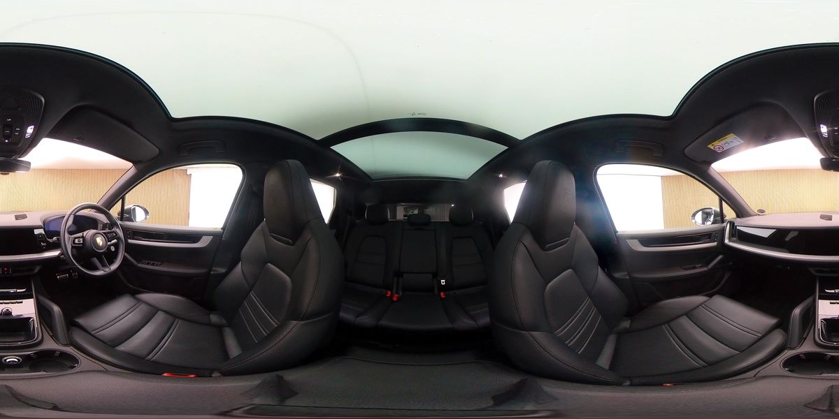 More views of Porsche Cayenne