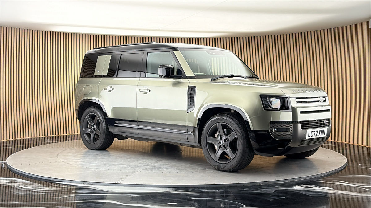 More views of Land Rover Defender 110