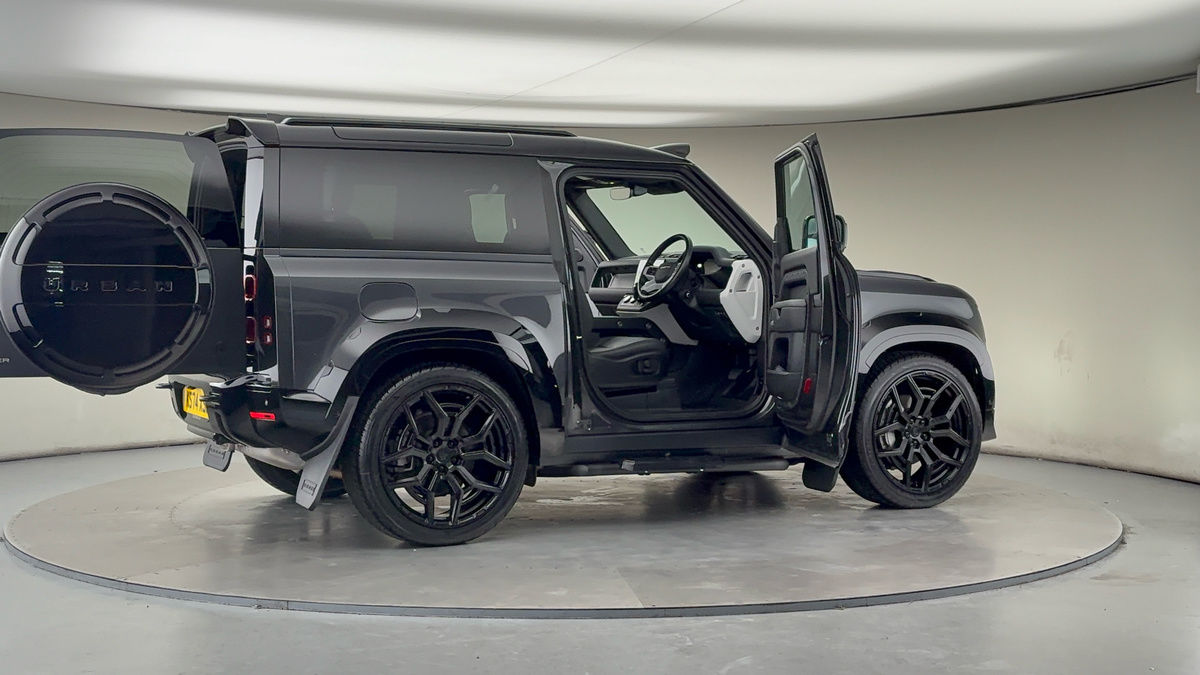 More views of Land Rover Defender 90