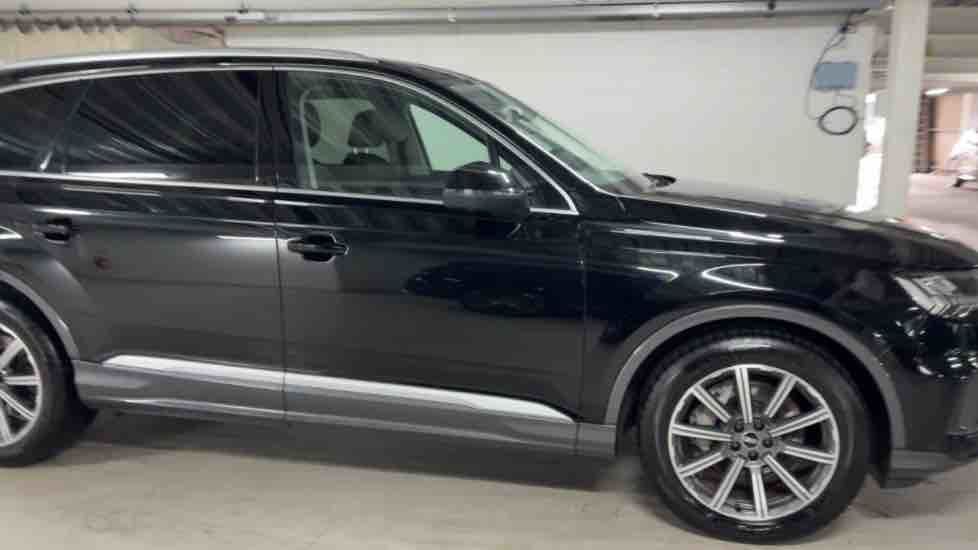More views of Audi Q7