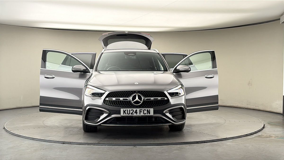 More views of Mercedes-Benz GLA