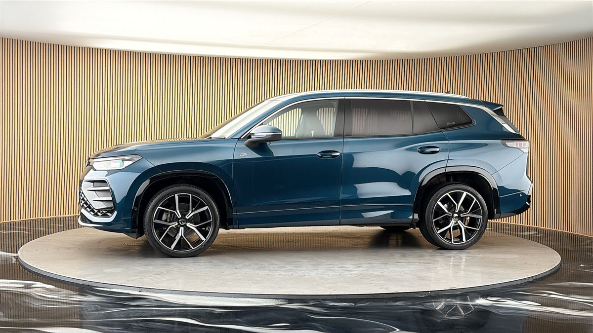 More views of Volkswagen Tayron