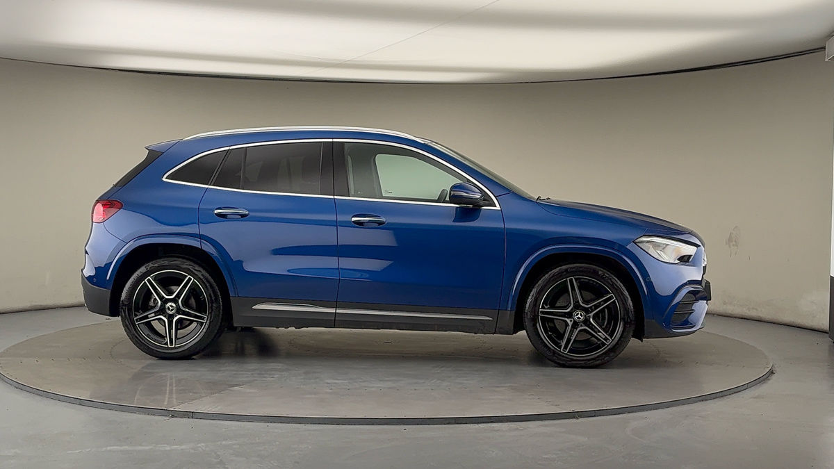 More views of Mercedes-Benz GLA