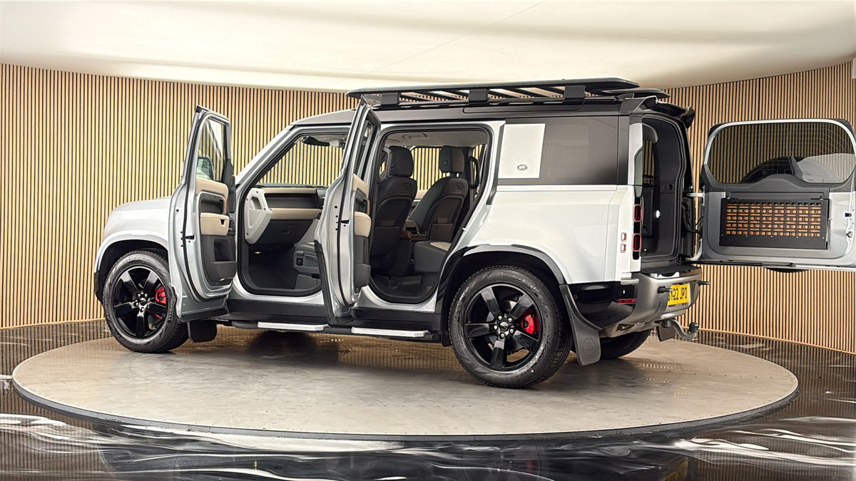 More views of Land Rover Defender 110