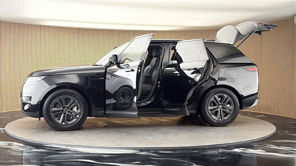 More views of Land Rover Range Rover Sport