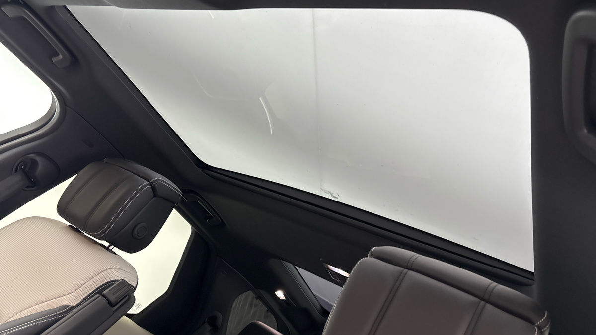 Land Rover Discovery Image 6