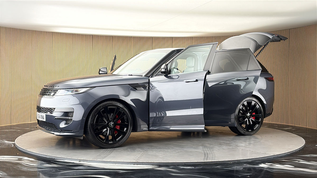 More views of Land Rover Range Rover Sport