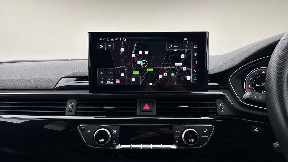 Audi A4 Avant Image 17