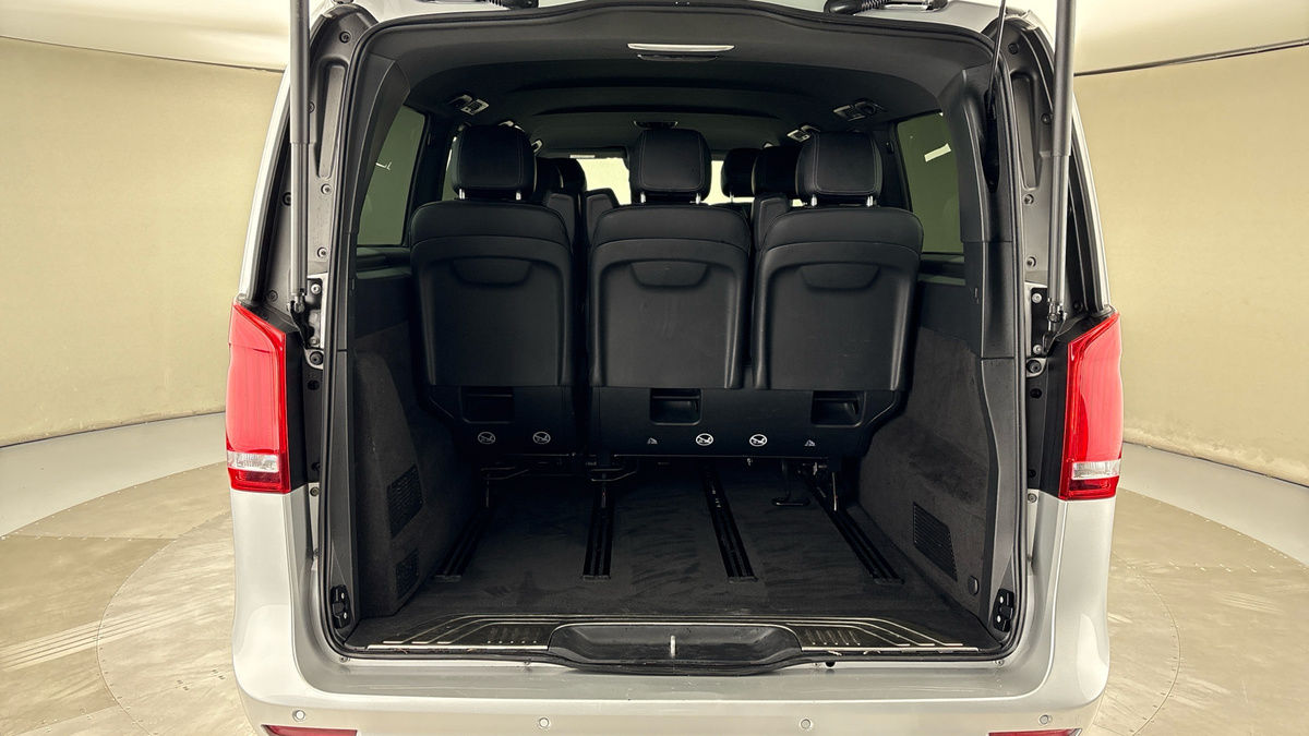 Mercedes-Benz V Class Image 11