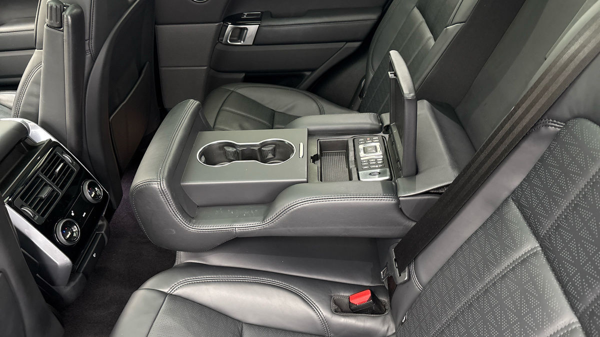 Land Rover Range Rover Sport Image 9