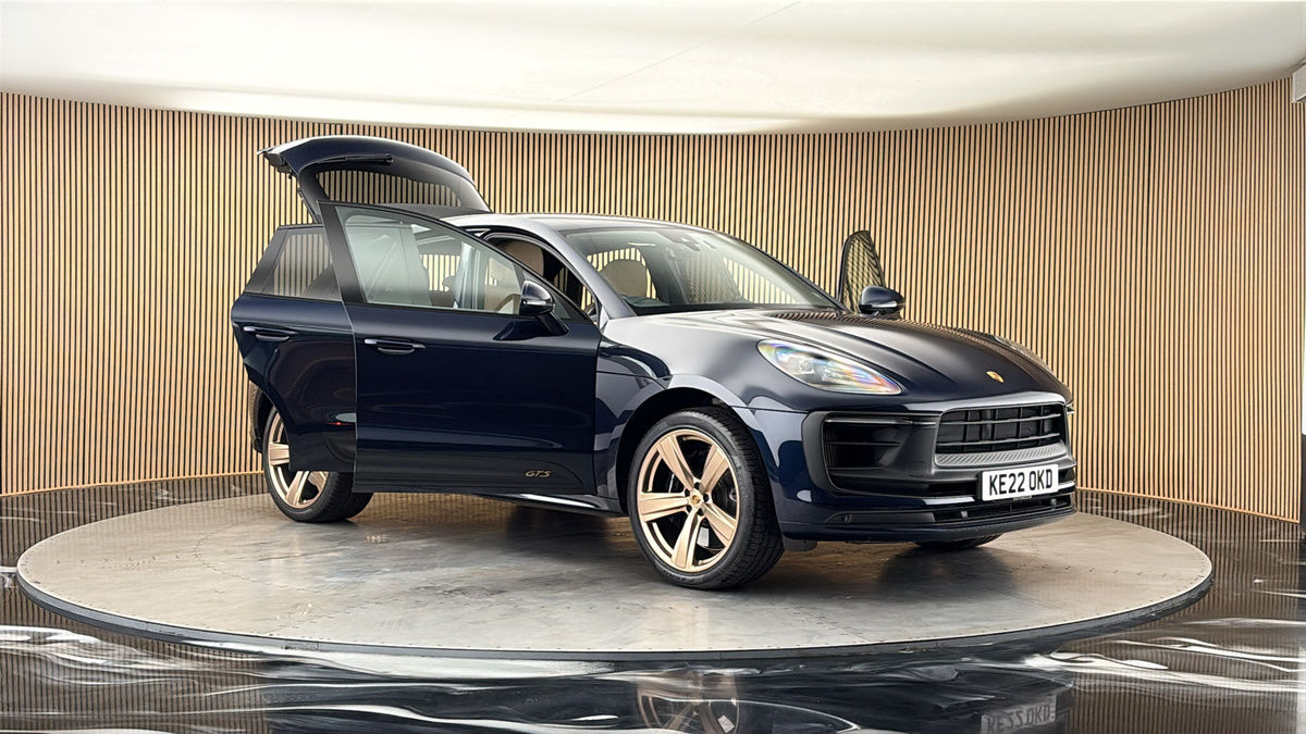 More views of Porsche Macan