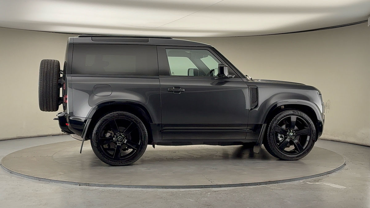 More views of Land Rover Defender 90