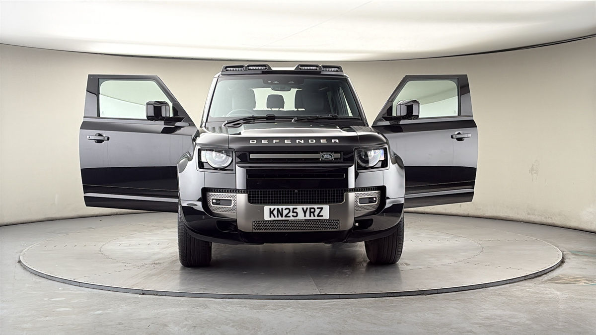 More views of Land Rover Defender 90