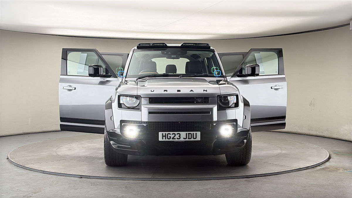 More views of Land Rover Defender 110