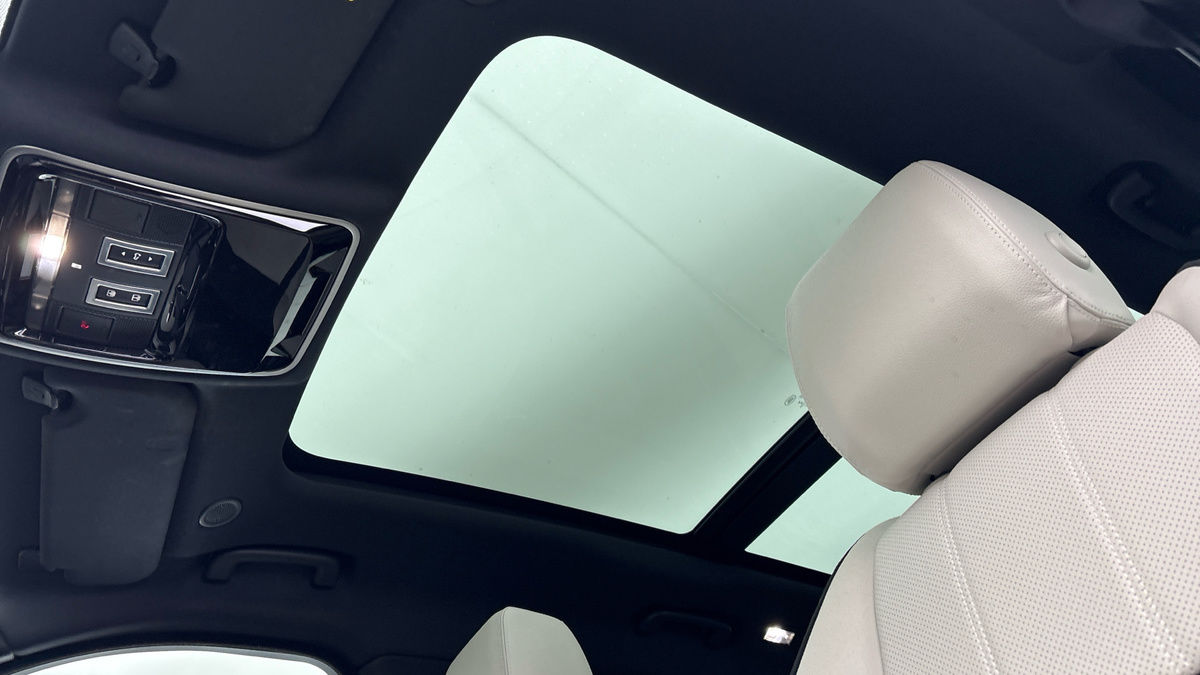 Land Rover Range Rover Velar Image 6