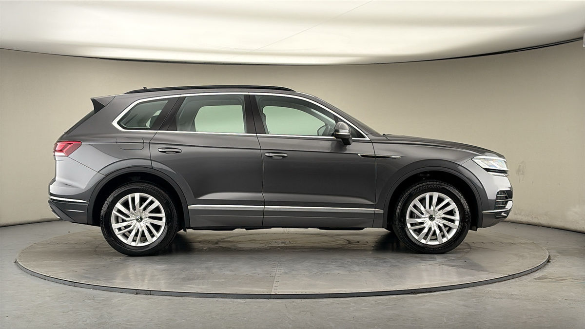 Volkswagen Touareg Image 16