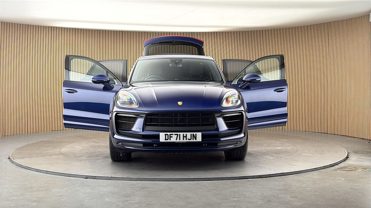 More views of Porsche Macan
