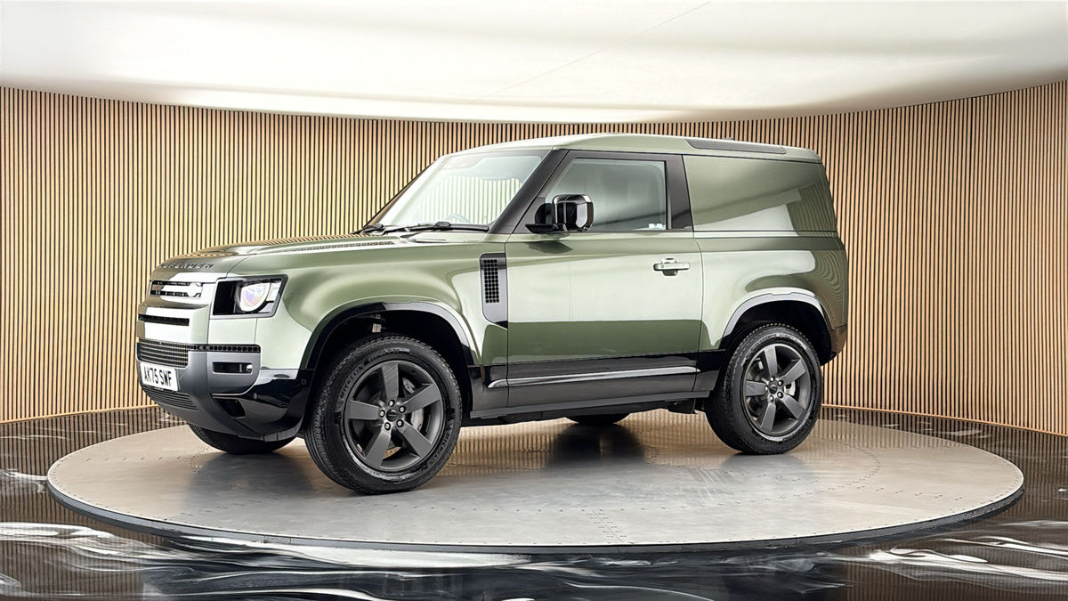 More views of Land Rover Defender 90