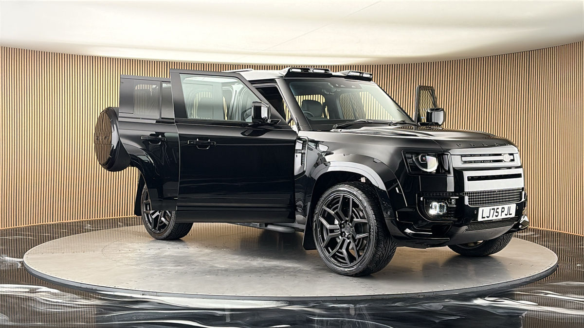 More views of Land Rover Defender 110