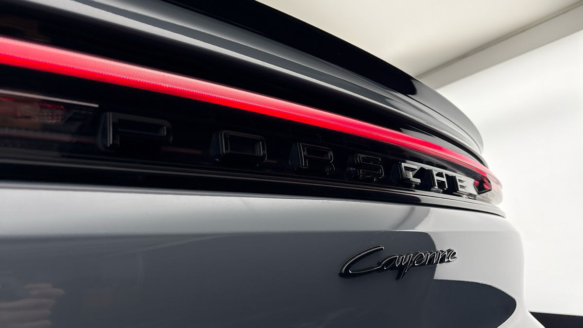Porsche Cayenne Image 42