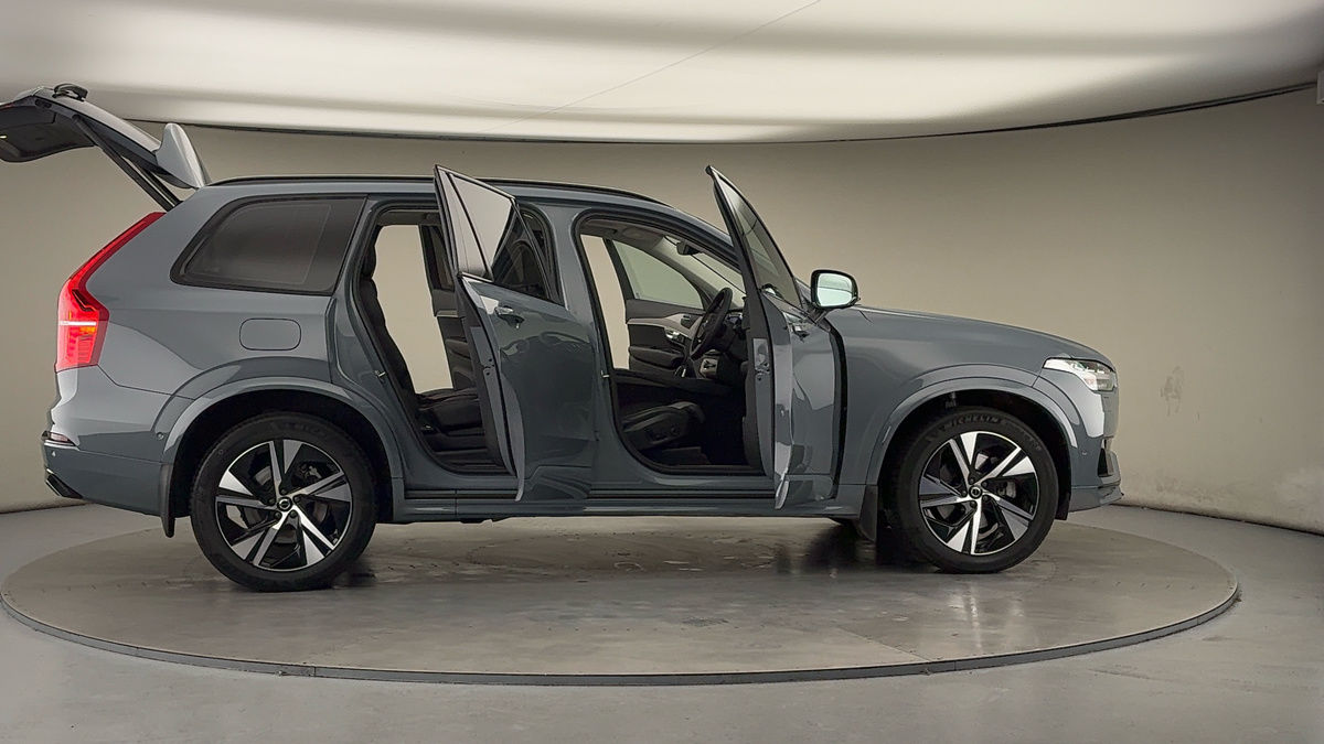 More views of Volvo XC90