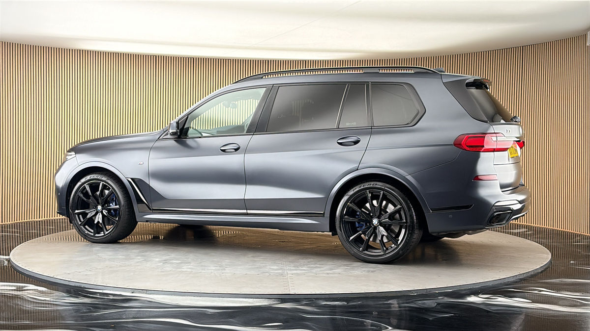 More views of BMW X7