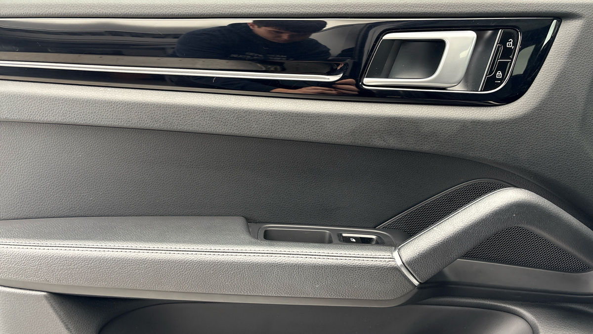 Porsche Cayenne Image 19