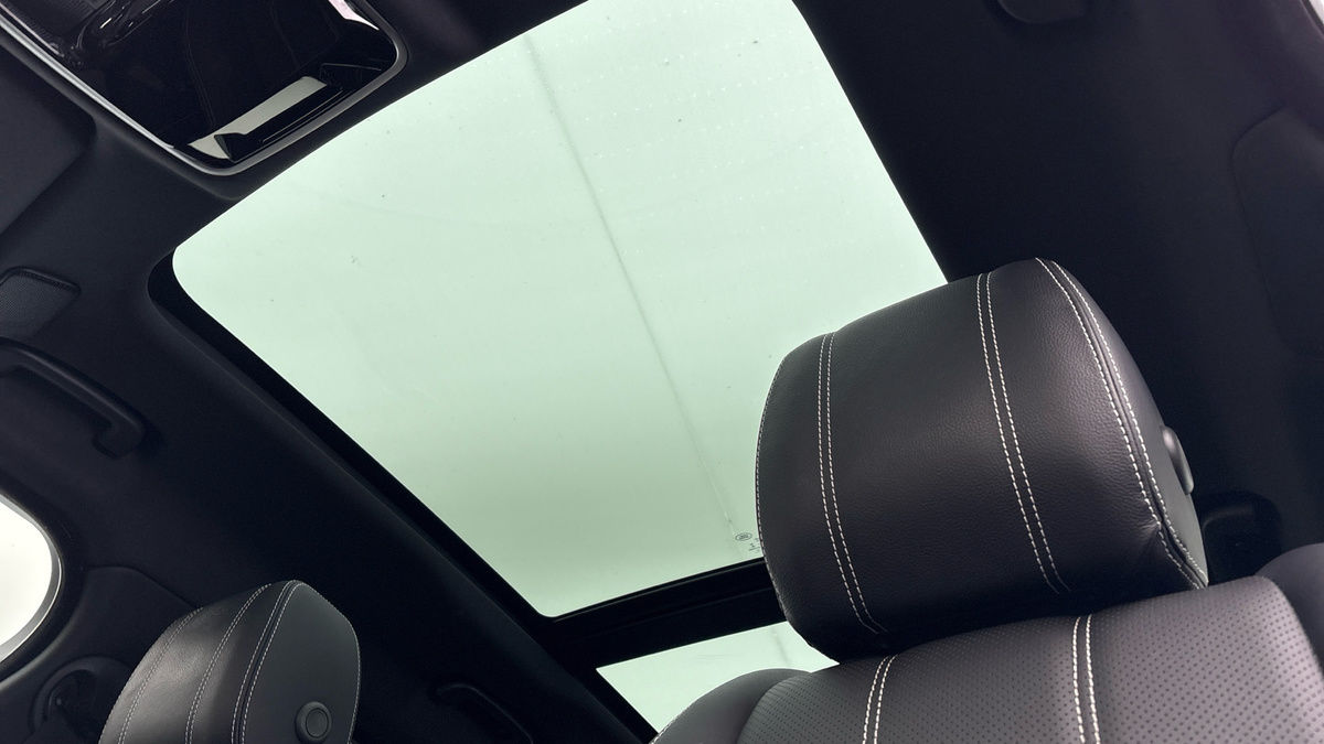 Land Rover Range Rover Velar Image 6