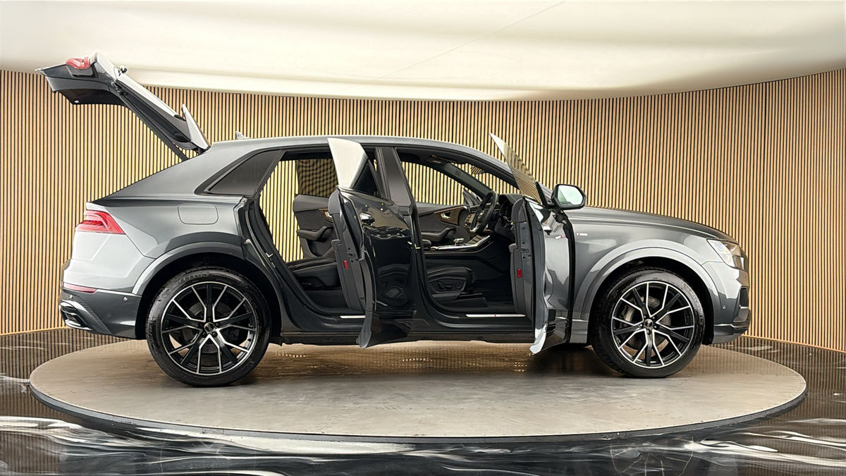 More views of Audi Q8