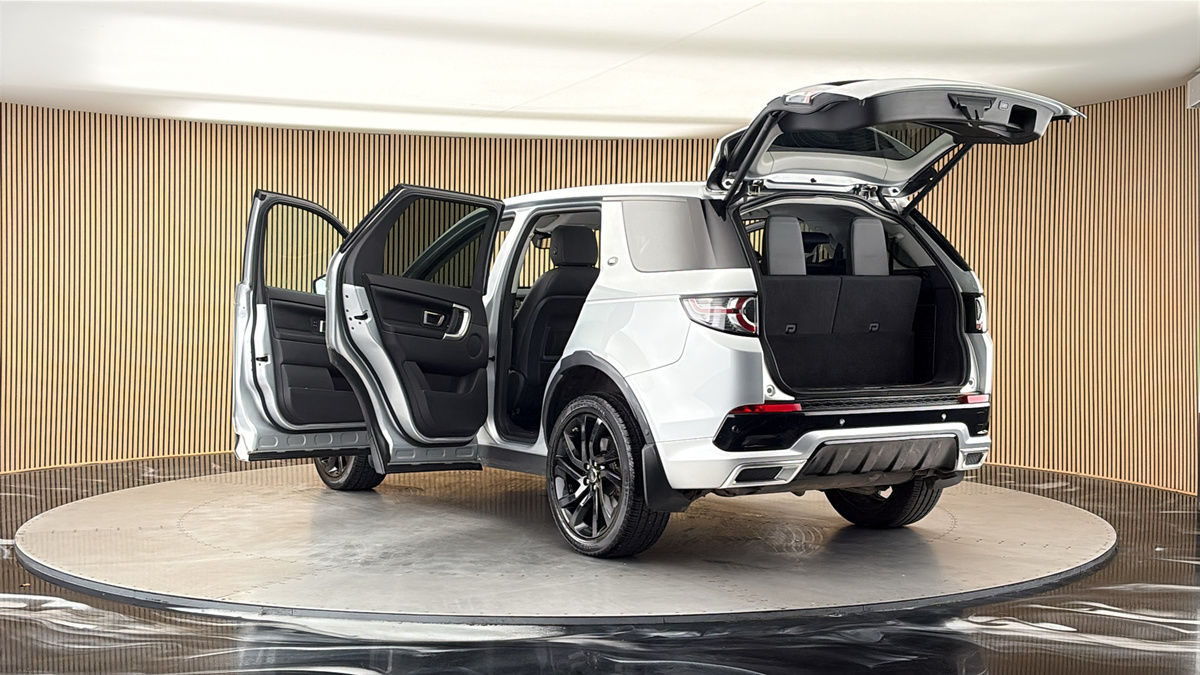 Land Rover Discovery Sport Image 23