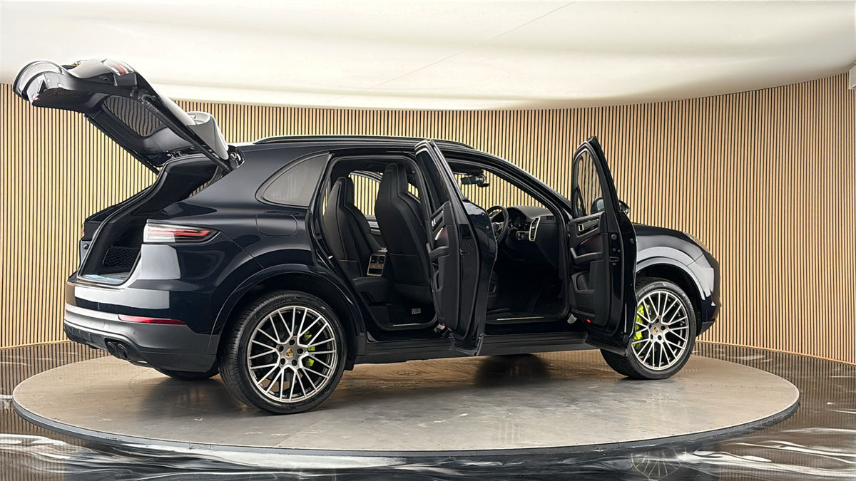 More views of Porsche Cayenne