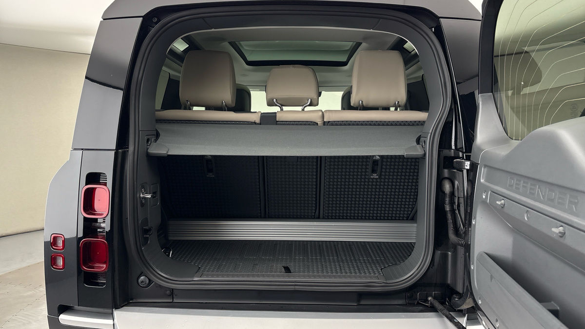 Land Rover Defender 90 Image 11