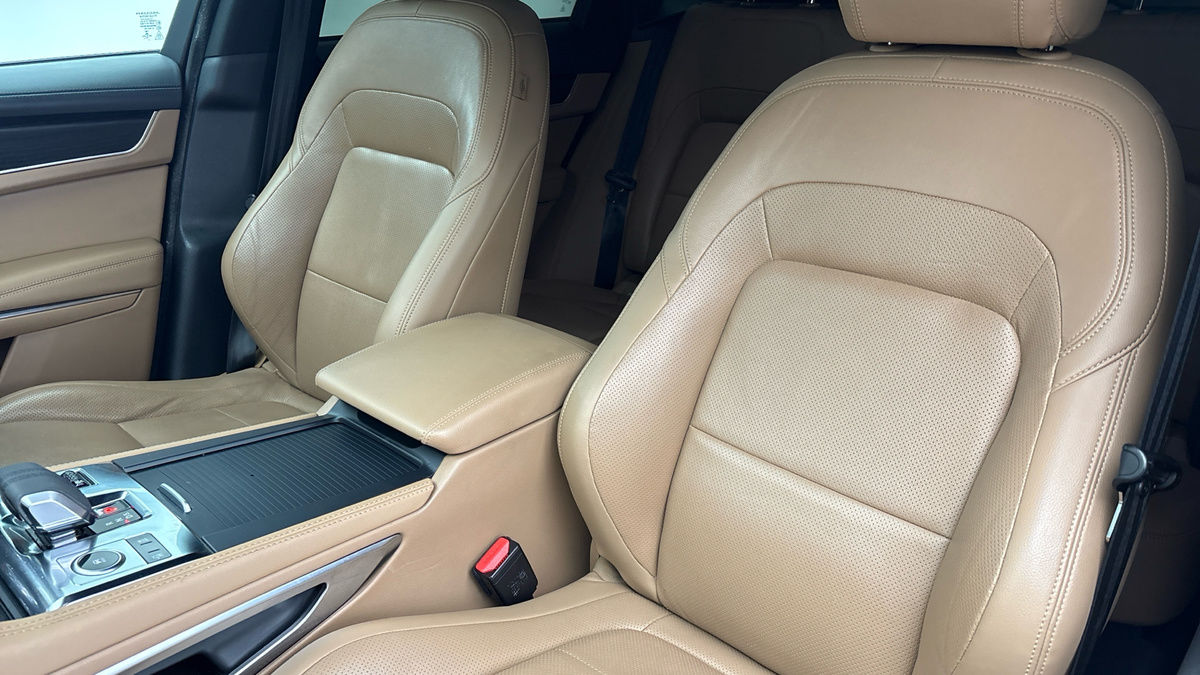 Jaguar F-PACE Image 7