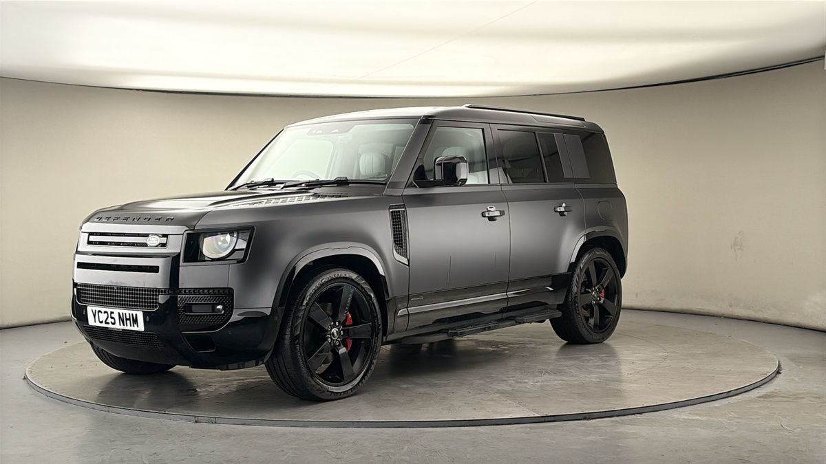 Land Rover Defender 110 Image 20