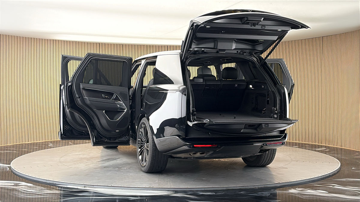 More views of Land Rover Range Rover