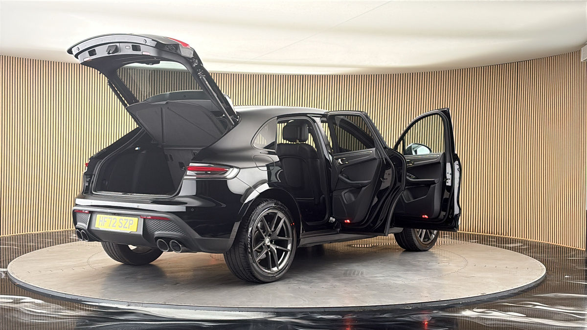 More views of Porsche Macan