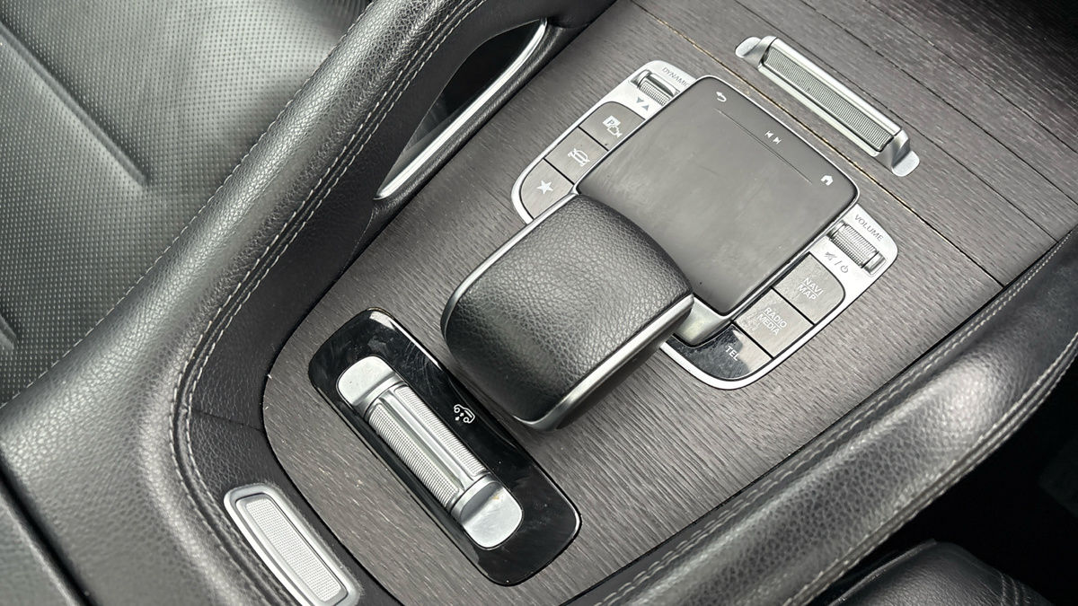 Mercedes-Benz GLE Image 25