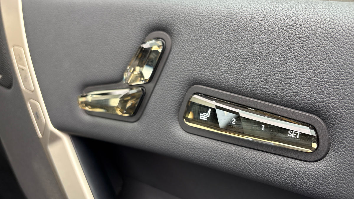 BMW iX Image 28