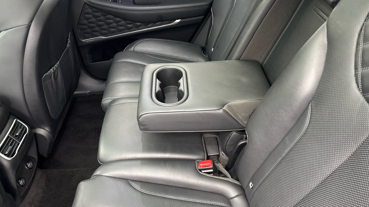 Hyundai Santa Fe Image 9