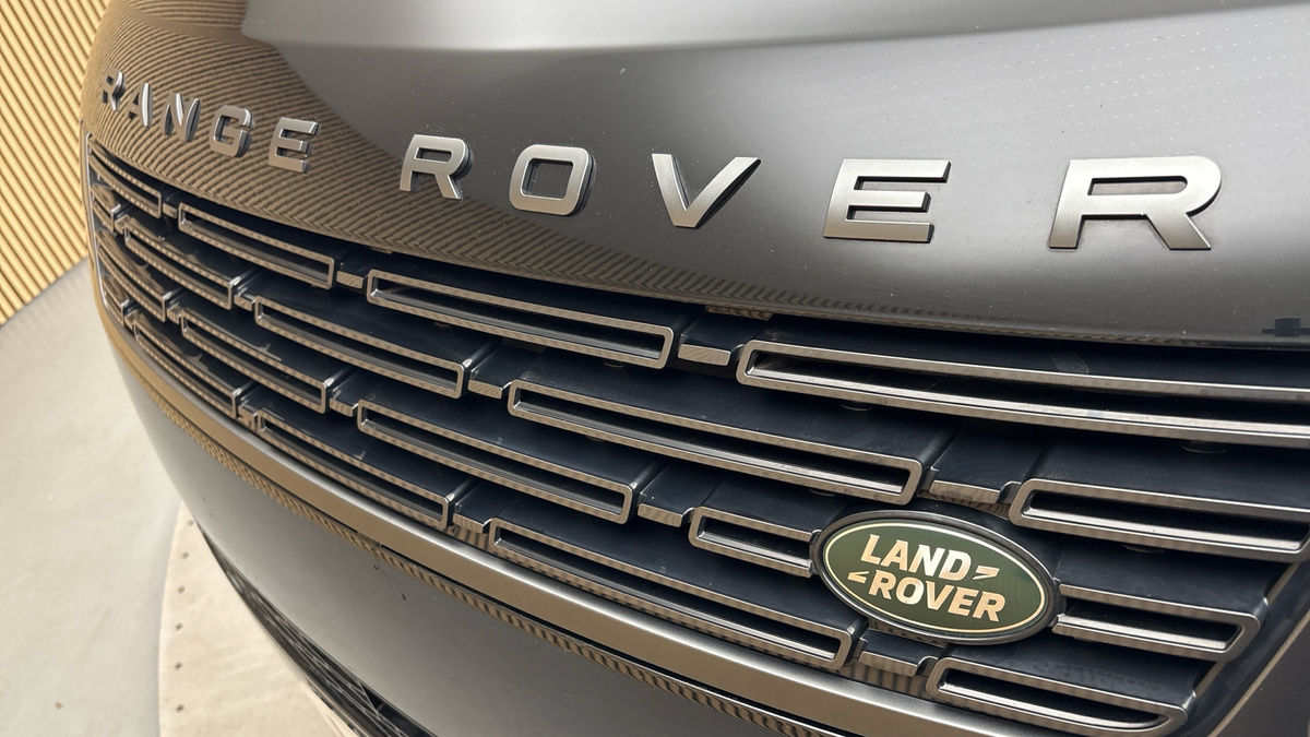 Land Rover Range Rover Sport Image 24