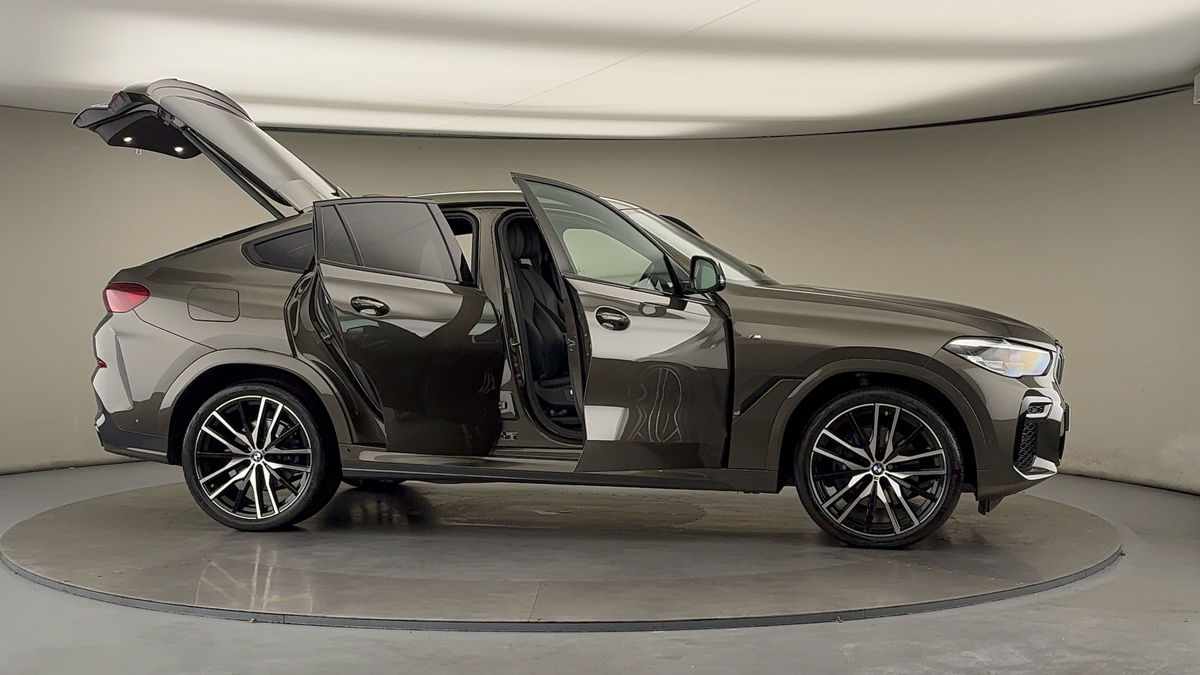 More views of BMW X6