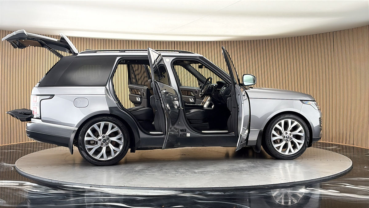 More views of Land Rover Range Rover