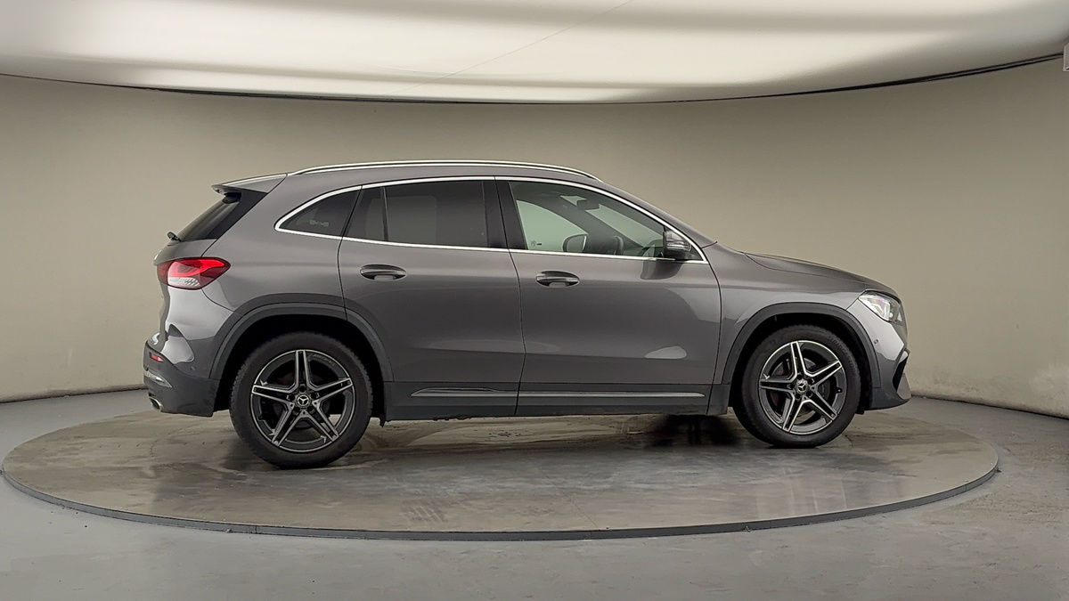 More views of Mercedes-Benz GLA