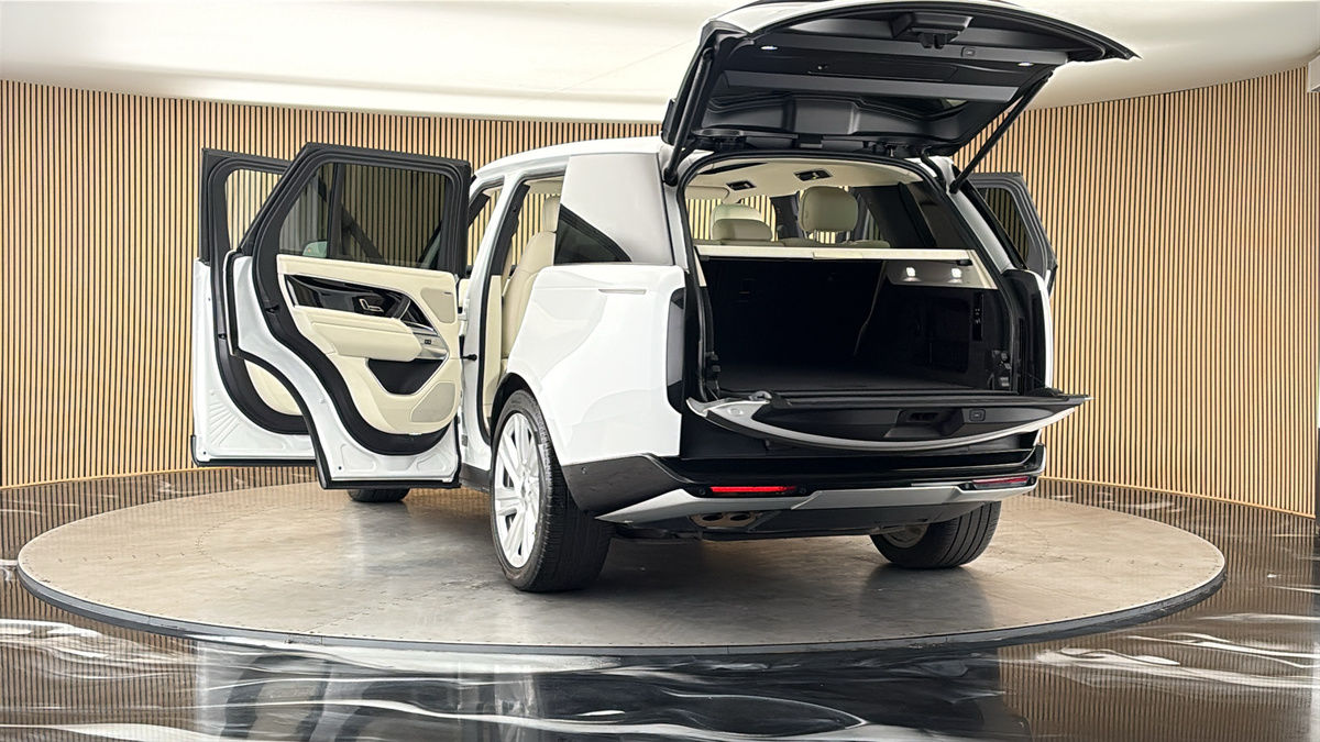 More views of Land Rover Range Rover