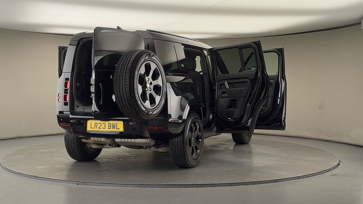 More views of Land Rover Defender 110