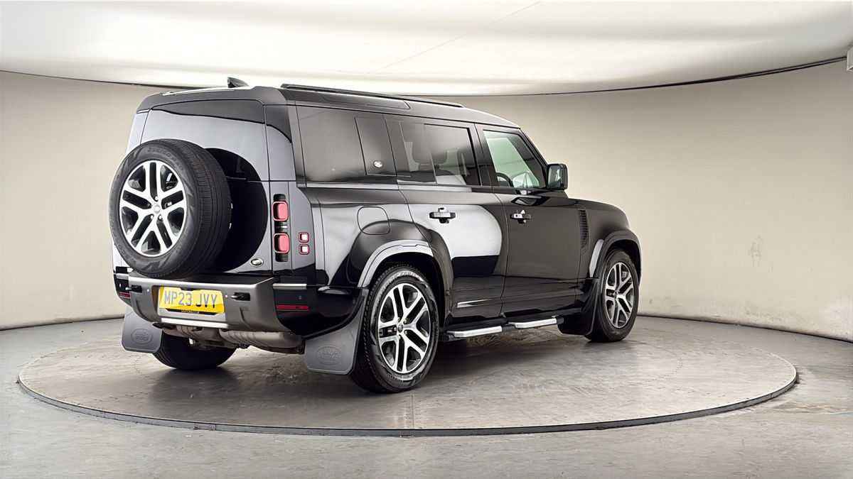 More views of Land Rover Defender 110