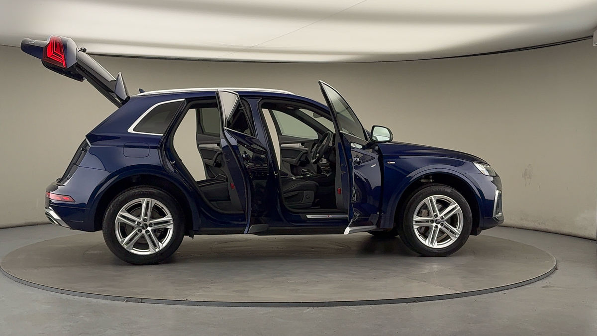 More views of Audi Q5