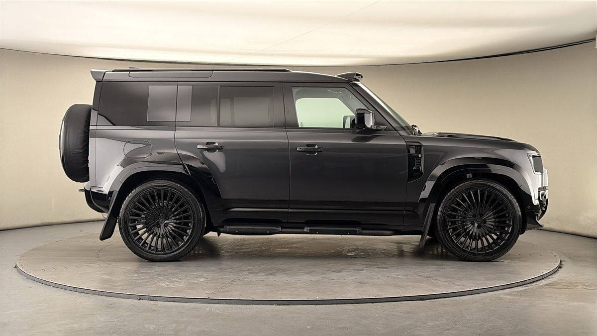 Land Rover Defender 110 Urban Image 16