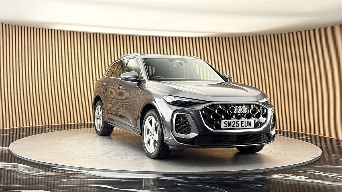 More views of Audi Q5